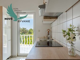 Nádherný apartmán blízko mora so záhradou len 250m od mora v - 9