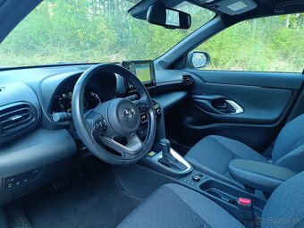 Toyota Yaris Cross Hybrid 4x4 rok 2021, najeto: 34.122 km - 9