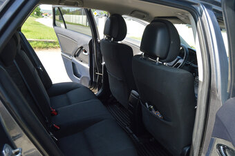 Toyota Avensis 2.0D-4D r v. 2012 Výborný stav.. - 9