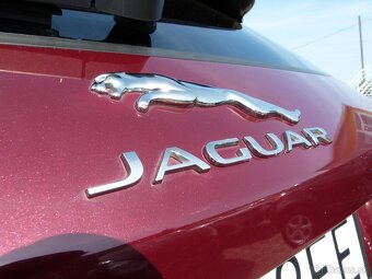 Jaguar F-Pace 3.0D V6 Pure AWD A/T - 9