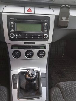 Volkswagen Passat 2.0 TDI Comfortline - 9