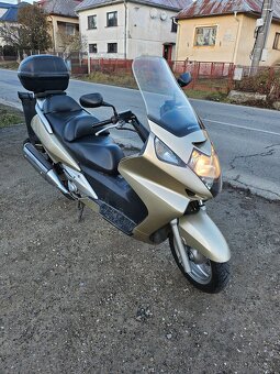 HONDA SILVERWING 600. 37KW - 9