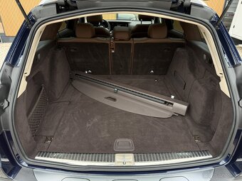 Mercedes-Benz E400 d 4Matic Multibeam, Pano, Burmester, 360 - 9