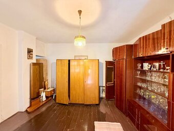 BUKOVEC - 4 IZBOVÝ RD V DOBROM STAVE POZEMOK 1.104 M2 - 9