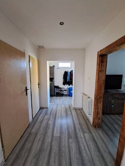 Predáme rodinný dom, pozemok 956 m2, Kmeťovo, okr. Nové Zámk - 9