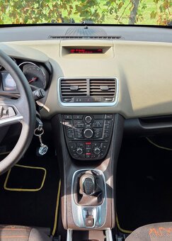 Opel Meriva 1.4 16V 74KW/101 koní R.V.06/2011 - 9