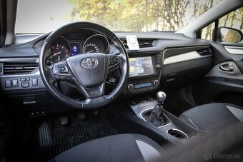 Toyota Avensis Combi 2.0 105kW - 9