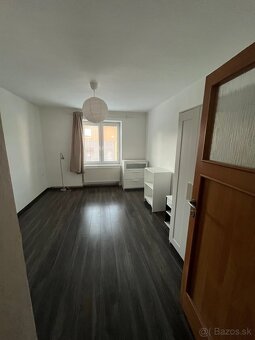 Prenájom 3-izbového bytu Nitra - staré mesto - 9