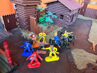 Predám lacno pevnosť Fort Laramie - 9