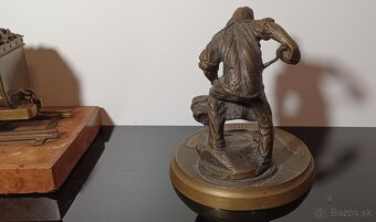 Socha zlievač bronz - 9