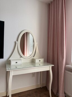 Kozmetický toaletný  stolík - 9