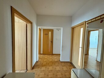 Na predaj 3 izbový byt s balkónom - 9