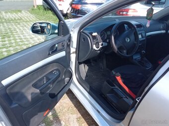 Škoda Octavia 1,6 i 75kw r.2008 - 9