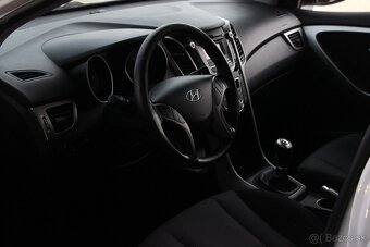 Hyundai i30 CW 1.6i CRDi 16V DOHC Family - 9