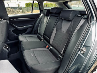 ŠKODA OCTAVIA IV 2.0 TDI SCR Ambition DSG rok 2020 - 9