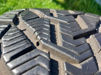 225/40 r18 zimne pneumatiky 2 kusy - 9