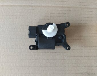 servomotor kurenia, klimatizácie Octavia 3, Superb 3 - 9