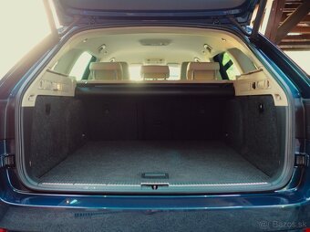 SUPERB COMBI 2019,2.0TDi,DSG,BLUE LAVA Metalic,LED,GPS,Ťažné - 9