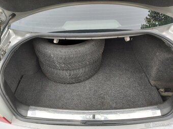 Škoda Superb 2.0 TDI Elegance DPF - 9