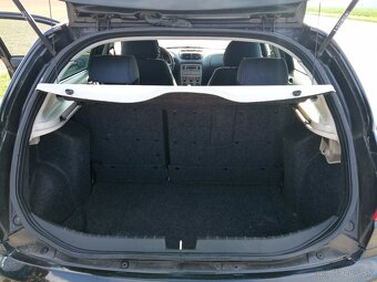 Predám Alfa Romeo 147 1.6 benzín 77kw r.v.2008 - 9