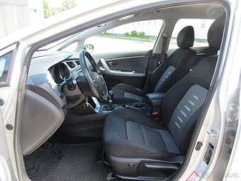 Kia Cee´d SW 1.6 GDI LX/Silver s odp. DPH - 9
