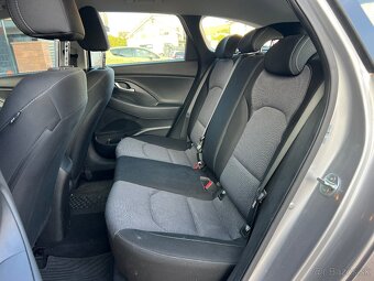Hyundai i30 Combi 1.5 DPI 80kw r. 2022 - 9