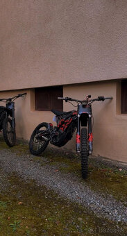 Sur-Ron Light Bee X Model 2024 - 3 mesiace starý s faktúrou - 9