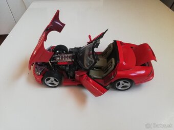 1:18 DODGE Viper , cervena BBurago - 9