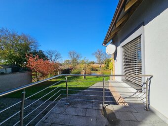 Výnimočný RD s krásnou záhradou a dvojgarážou – Chynorany - 9