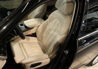 BMW X5 xDrive40d nafta automat - 9