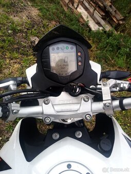 KTM 125 Duke ABS r.v. 7/2015 - 9