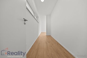 Moderný štvorizbový samostatne stojaci rodinný dom na predaj - 9