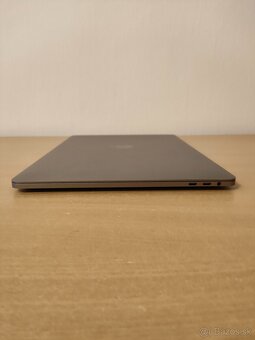 MacBook Pro 15 2017 | i7 • 16GB • 256GB SSD - 9