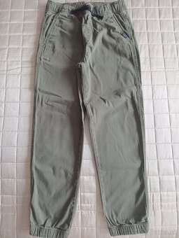 1x teplákové kapsáče veľ. 152/158, 3x nohavice veľ. 140 - 9