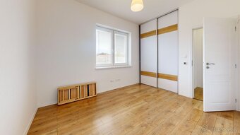 NA PREDAJ Moderný 4-izbový rodinný dom v tichej lokalite. - 9