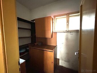 Rodinný dom v Likavke – skvelý základ na prerábku - 9