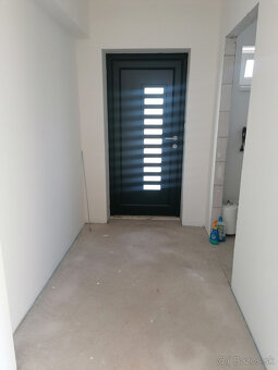 Novostavba - samostatne stojaci r. d. Kaplna - 9