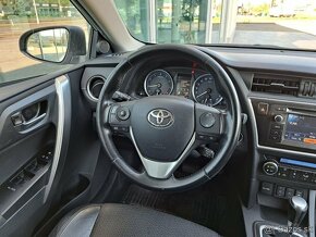 Toyota Auris Touring Sports 1.6 benzín  (AUTOMAT) - 9