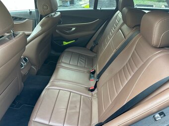 Mercedes E220d 4 matic, pečlivý servis, 100% nájezd i stav - 9