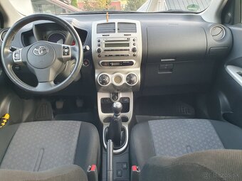 Toyota Urban Cruiser 1.33 VVT-i Sol - 9