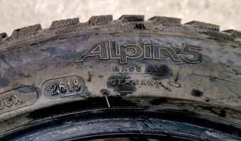 215/45r16 Michelin Alpin 5 - 9