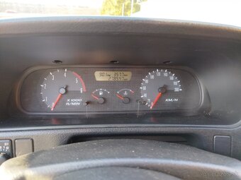 Predám Nissan Terrano 2 2.7 TD 92kw - 9