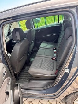 Opel Zafira Tourer - 9