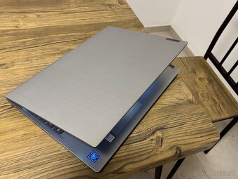 15.6"/Lenovo/4GB RAM DDR5/NvMe SSD 128GB/Intel HD 2GB - 9