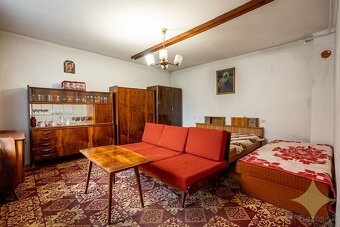 Predáme slnečný rodinný dom v tichej lokalite Lovča - 9