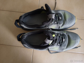 Panske bezecke tenisky UNDER ARMOUR CHarged Bandit - 9