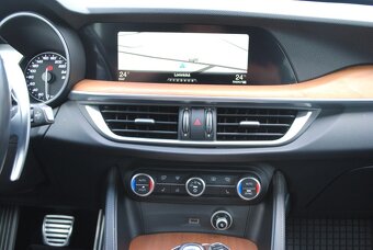 Alfa Romeo Stelvio 2.0 280k Benzín Q4 A/T⭐PREVERENÉ VOZIDLO⭐ - 9