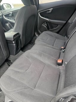 Volvo V40 - 9