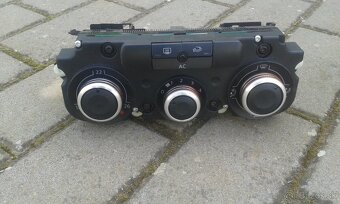 VW Passat b6 2.0tdi 103kw-Rozpredam - 9