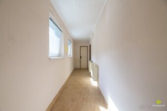 RODINNÝ DOM S ROZĽAHLÝM POZEMKOM OPATOVCE NAD NITROU - 9